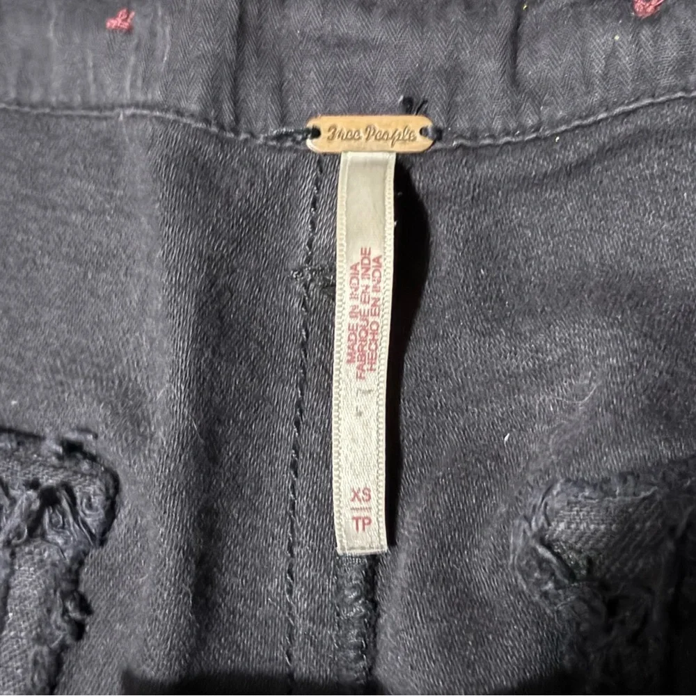 Free People Barrel Leg Pants Women's XS Black Cargo Utility Button Fly Spring - Picture 3 of 6